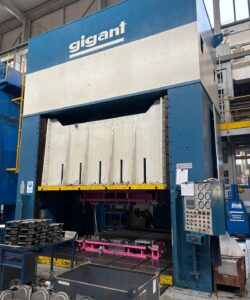 Hydraulic Press 1200 ton GIGANT