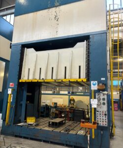 Hydraulic Press 800 ton GIGANT